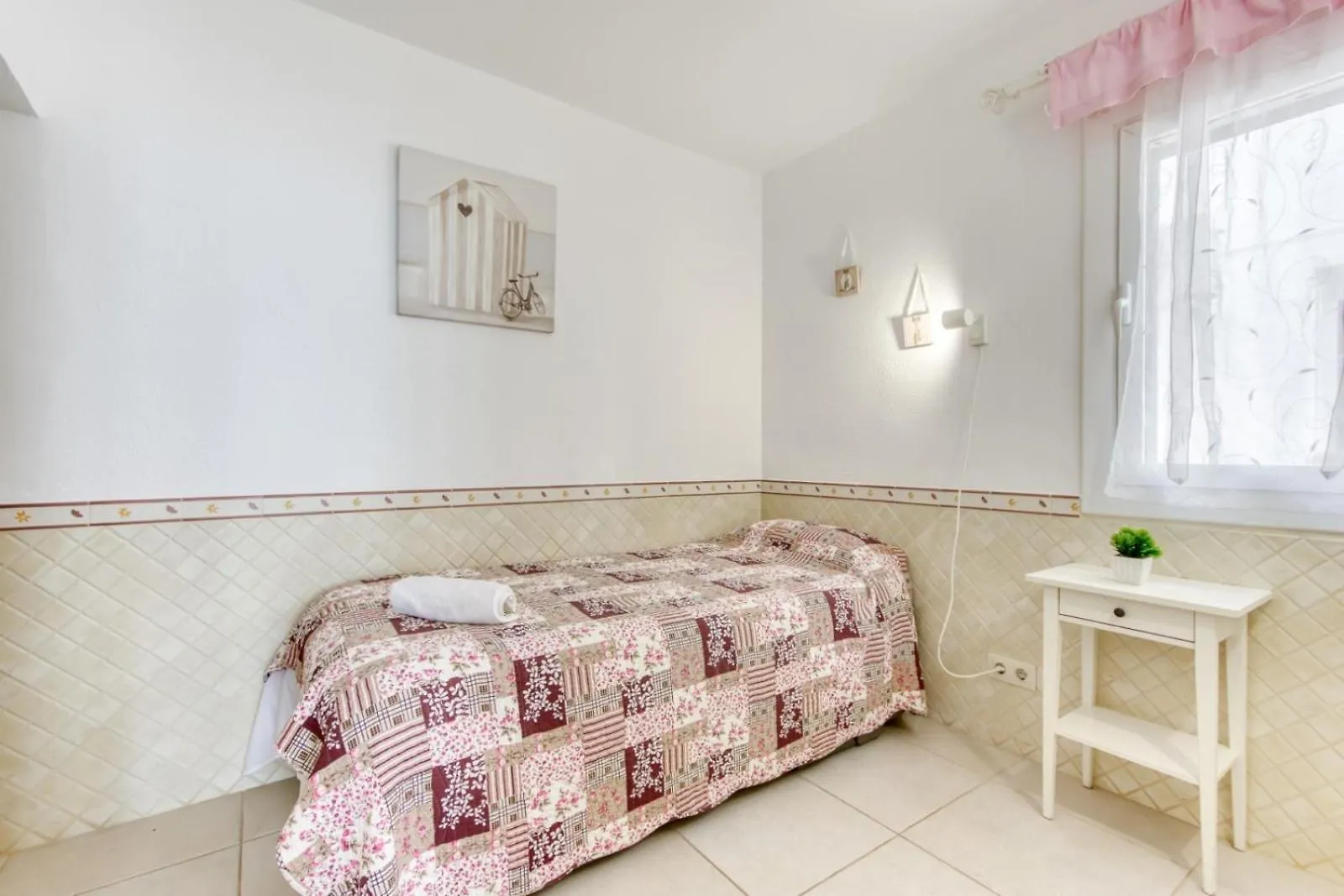 Villa Buraux Roses 0*,  Spain