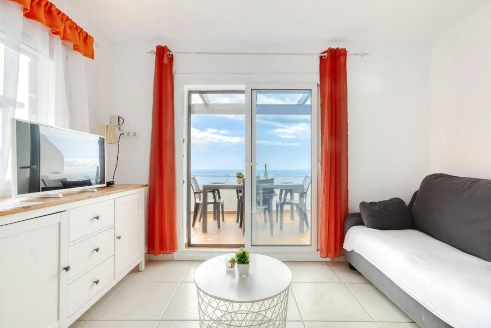 Villa Buraux Roses Spain